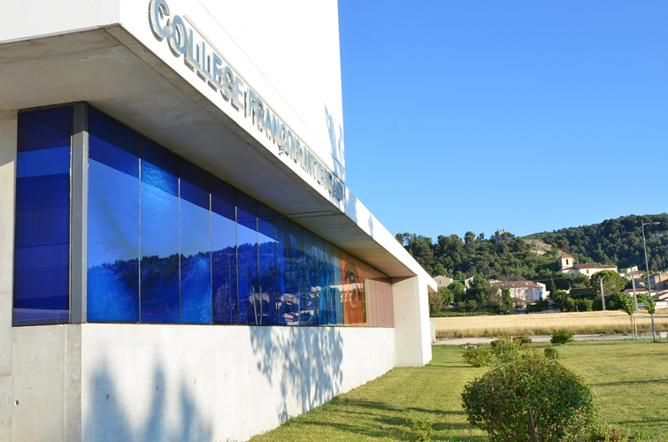 VeV / ec&uk / Façade côté entrée /1% artistique collège François Mitterrand, Simiane, Marseille / 2013